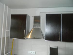 Установка вытяжки на кухне в Армавире