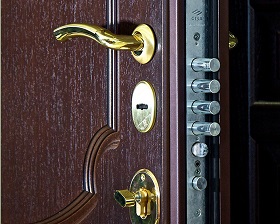 Замена замка на металлической двери Legran в Армавире